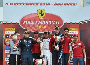 Ricardo_premiado_por_Kimi_Raikkonen_y_Marc_Gene.jpg